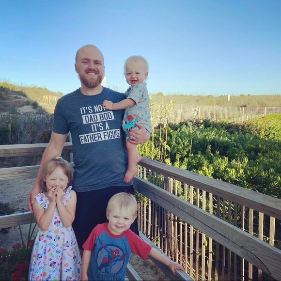 It’s not a Dad Bod It’s a Father Figure T-Shirt - Picture 2 of 11